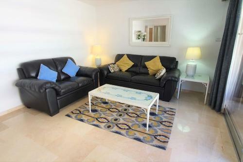 Parque de Marbella. Magn�fico Apartamento Para 6 Personas