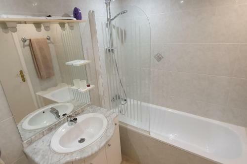 Parque de Marbella. Magn�fico Apartamento Para 6 Personas