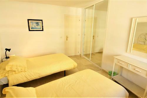 Parque de Marbella. Magn�fico Apartamento Para 6 Personas
