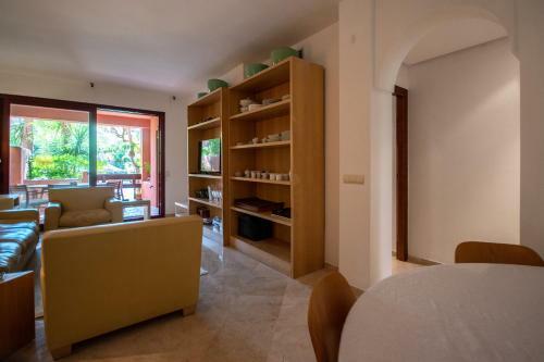 Cozy Holiday Apartment In 1 Line Beach Complex With Swimming Pool