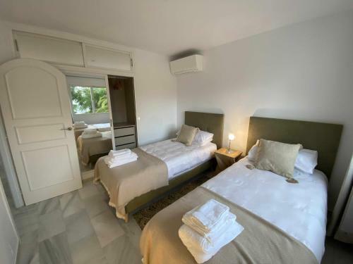 Luxury Apartm Brand Newswimming Poolgolf Beach
