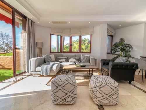 La Alzambra Peaceful Hideaway With Sea Views