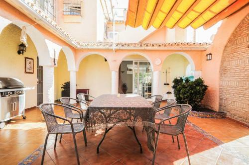 Beach Villa Costanera In Marbella