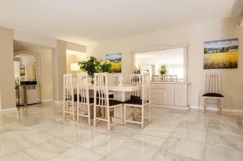 Villa III