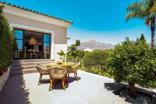 Designer Villa Luxury Cinema Pool View Nueva Andalucia