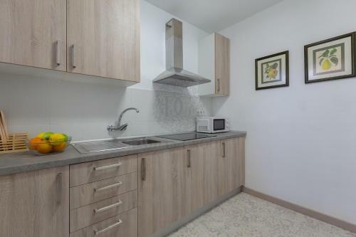 Aloha Puerto Ban�s Beach Apartment
