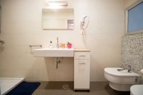 Interesting Apartment Near Beach