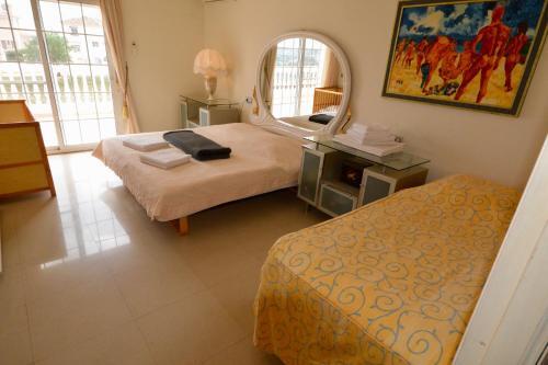 Mijas Villa Sleeps 15 With Pool And Air Con