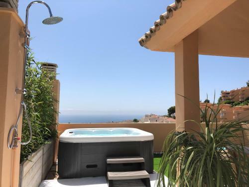 Apartamento New: Luxurious Penthouse With Jacuzzi & Sea View