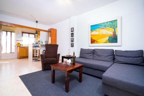 Molinell Holiday Home Sleeps 6 With Air Con And Wifi