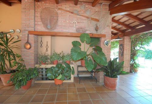 Mont-ras Villa Sleeps 8 With Pool Air Con And Wifi