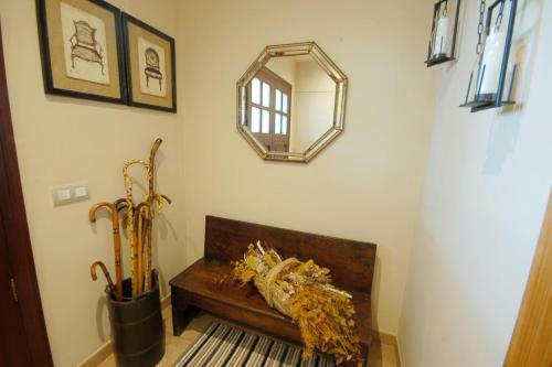 Mont-ras Villa Sleeps 8 With Pool Air Con And Wifi