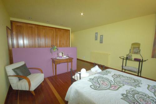 Mont-ras Villa Sleeps 8 With Pool Air Con And Wifi