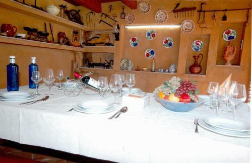 Mont-ras Villa Sleeps 8 With Pool Air Con And Wifi
