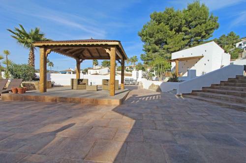 Moraira Villa Sleeps 4 With Pool Air Con And Wifi
