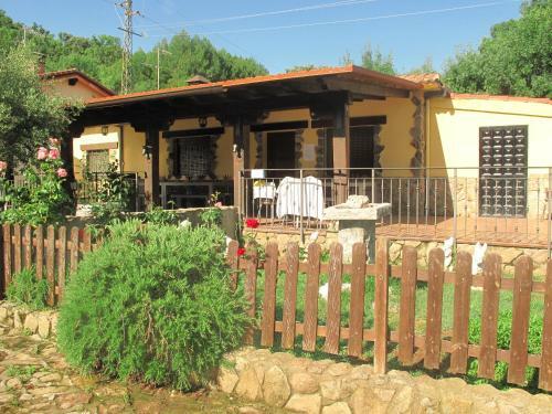 Casa Rio Alberche Y El Cortijo de Gredos