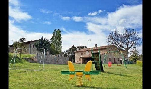 Santa Creu Dels Juglars Villa Sleeps 4 With Pool