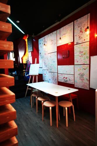 Pilot Design Hostel & Bar