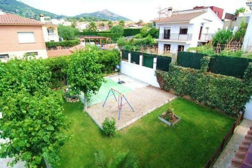 Pineda de Mar Villa Sleeps 10 Pool Wifi