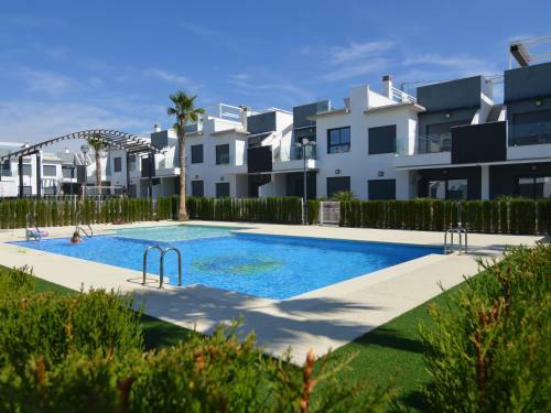 Apartamento Modern Holiday Home With Two Terraces And A Shared Swimming Pool