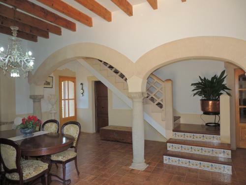 Charming Villa With Pool In Algaida