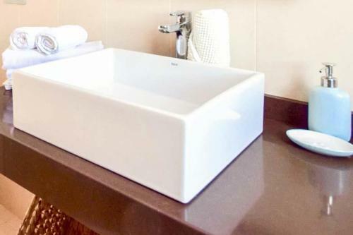 Playa Blanca Villa Sleeps 4 With Pool Air Con And Wifi