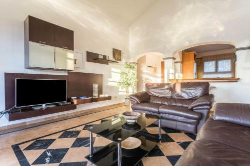 Villa Tania