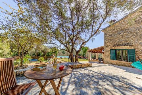 Pollenca Villa Sleeps 8