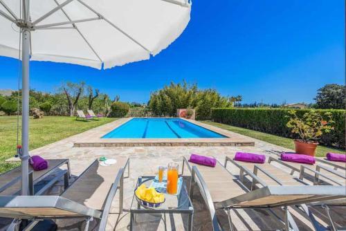 Pollenca Villa Sleeps 9 With Pool Air Con And Wifi