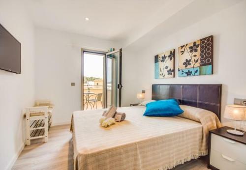 Pollenca Holiday Home Sleeps 5 With Air Con And Wifi