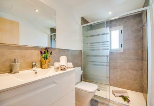 Pollenca Holiday Home Sleeps 5 With Air Con And Wifi