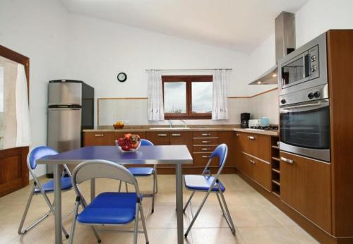 Villa In Pollenca Sleeps 6 Includes Swimming Pool Air Con And Wifi 8