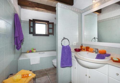 Villa In Pollenca Sleeps 8 Includes Swimming Pool Air Con And Wifi 8