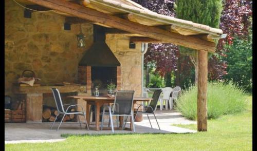 Ponts Villa Sleeps 6 With Pool