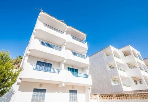 Portocolom Apartment Sleeps 4 With Air Con And Wifi