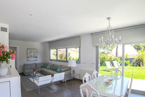 Sant Antoni de Calonge Villa Sleeps 10 Pool Air Con