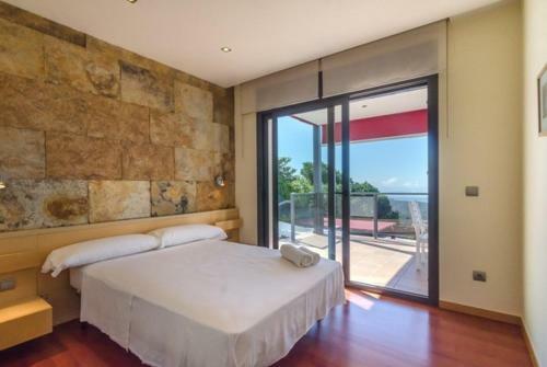 Sant Genis de Palafolls Villa Sleeps 10 Pool Wifi