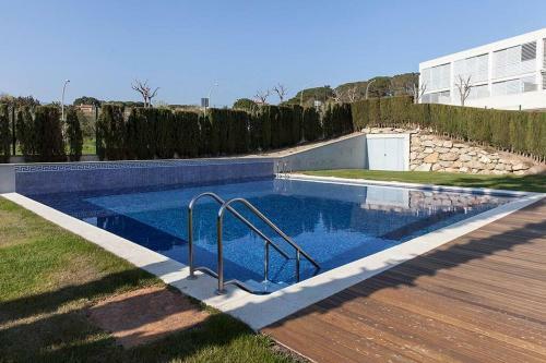 Ocean Views Villa With Large Garden In Sant Pol de Mar Shared Swimming Pools Ref Mrhas