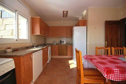 Villa In Santa Ceclina Sleeps 6 Includes Swimming Pool 4