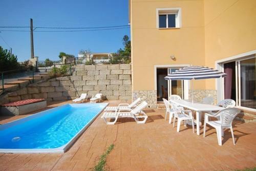 Villa In Santa Ceclina Sleeps 6 Includes Swimming Pool 4