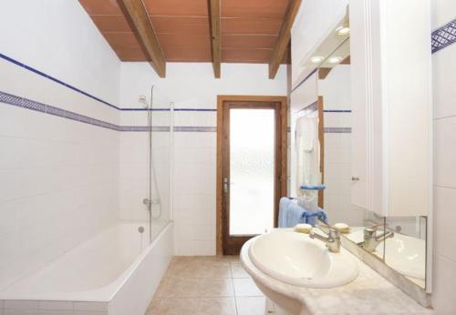 Santanyi Villa Sleeps 4 With Pool Air Con And Wifi