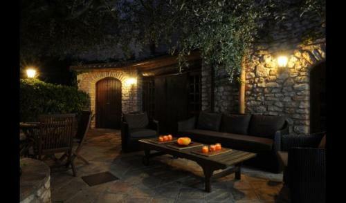 Santa Oliva Villa Sleeps 16 With Pool And Air Con