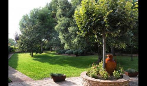 Santa Oliva Villa Sleeps 16 With Pool And Air Con