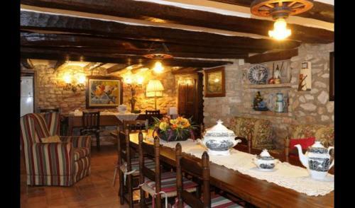 Santa Oliva Villa Sleeps 16 With Pool And Air Con