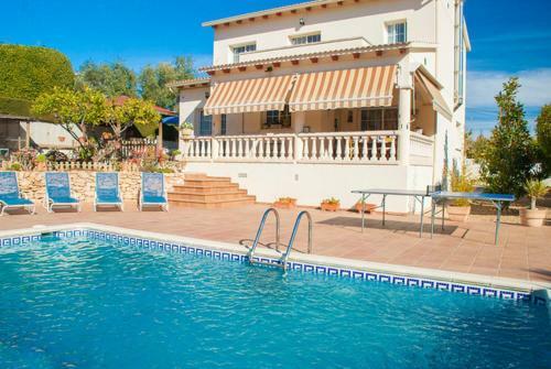 Sant Vicenc de Calders Villa Sleeps 8 Pool Wifi