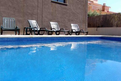 Sant Salvador Villa Sleeps 9 Pool