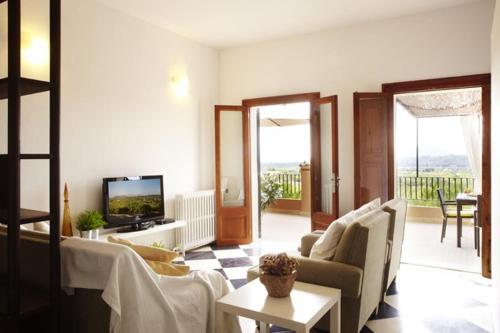 Selva Villa Sleeps 8 With Pool Air Con And Wifi
