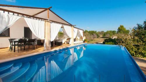 Finca Con Piscina En Biniamar
