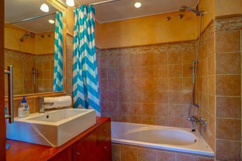 La Marina Sea Front Apartment By Hello Apartments Sitges