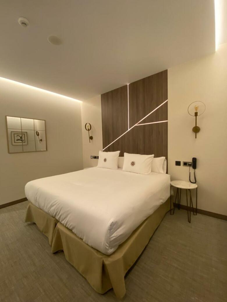 Ansares Hotel